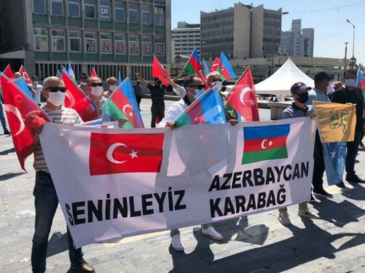 Ankarada növbəti dəfə Azərbaycana dəstək aksiyası keçirilib