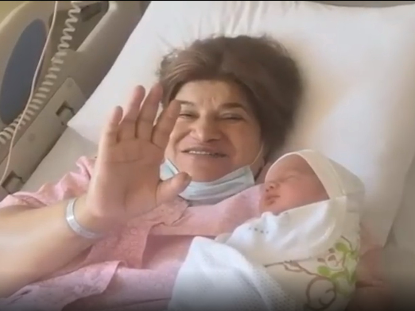 В Баку женщина стала матерью в 58 лет – ВИДЕО