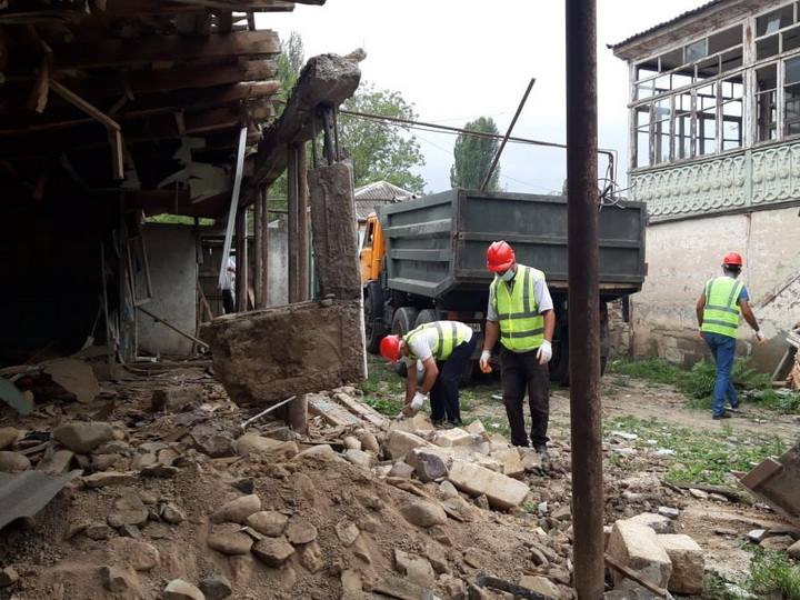 МЧС: Начаты работы по ремонту и восстановлению домов в Товузе - ФОТО