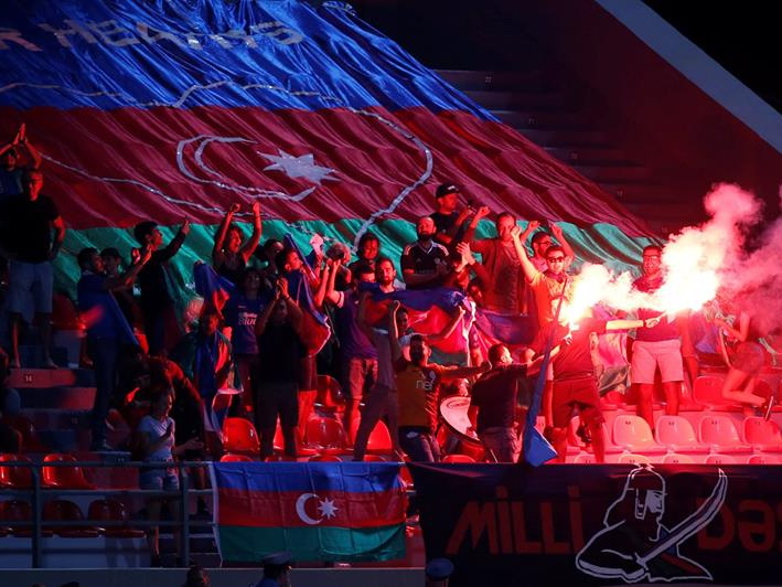 Азербайджанских болельщиков могут допустить на матчи еврокубков