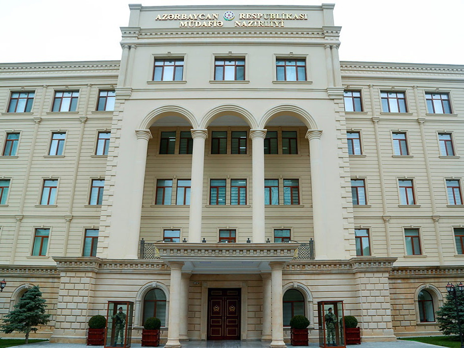 В Азербайджан из Турции прибывает представительная военная делегация