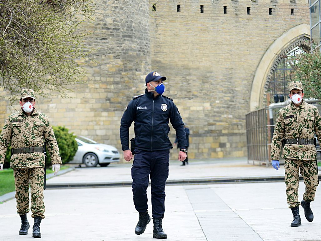 Bakı polisi karantin qaydalarına görə nəzarəti gücləndirdi