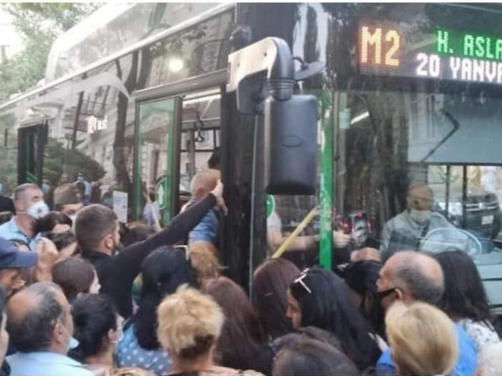 Неразрешимая проблема переполненных автобусов в Баку – BNA не предлагает решений – ФОТО