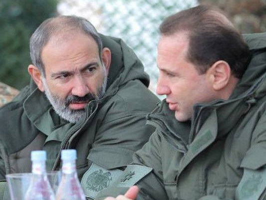 Министр обороны Армении Тоноян оспаривает лидерство премьера Пашиняна – ФОТО