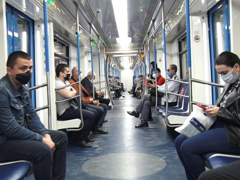 “Metroda sosial məsafənin gözlənilməsinə ciddi nəzarət edilir” - Metropoliten