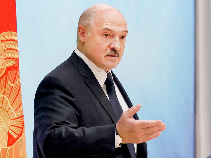 Лукашенко заявил, что вынужден закрыть границу с Литвой и Польшей