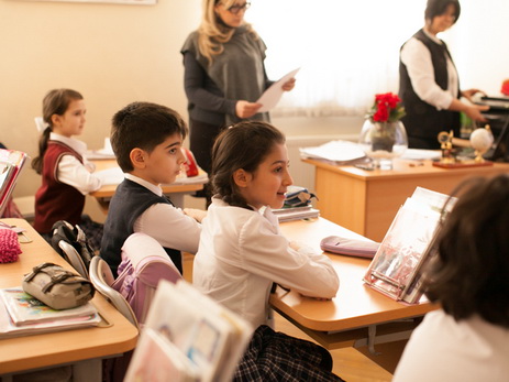 В Азербайджане родители 7 868 школьников отказались от очной формы обучения своих детей