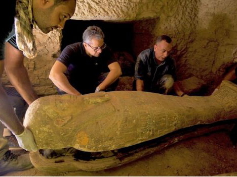 Египетские археологи откопали сразу 27 древних саркофагов - ФОТО