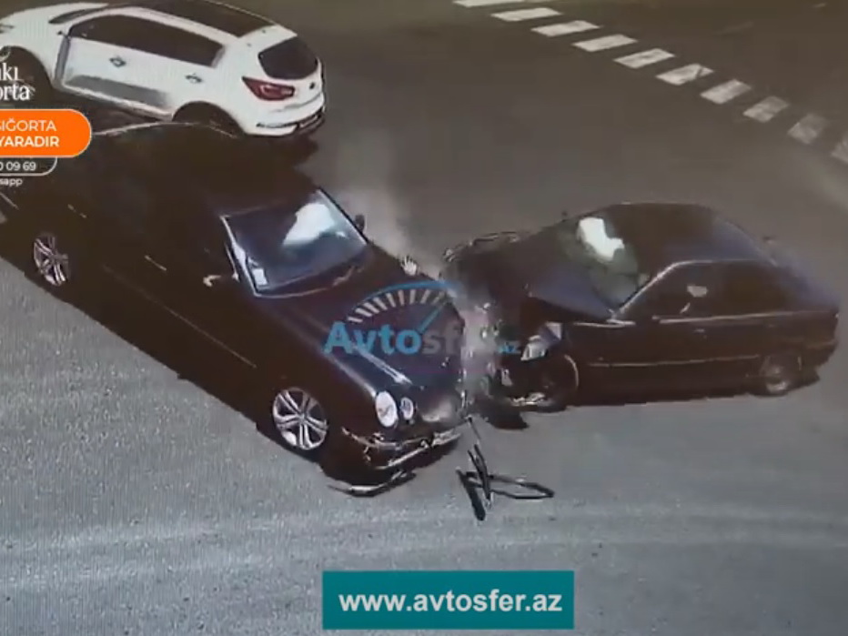 В Баку нетерпеливые водители спровоцировали две однотипные аварии – ВИДЕО