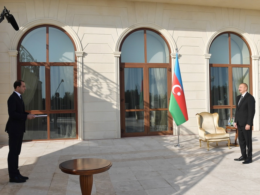 Ильхам Алиев принял верительные грамоты нового посла Швеции в Азербайджане - ФОТО