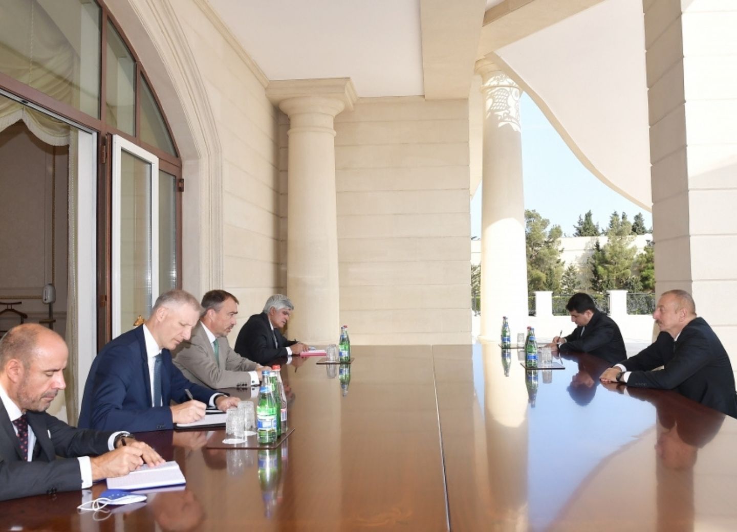 Ильхам Алиев принял спецпредставителя ЕС по Южному Кавказу - ФОТО