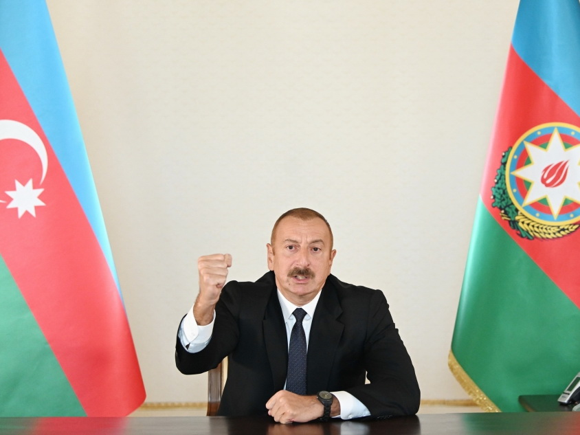 Ильхам Алиев: Азербайджанская армия наносит по врагу сокрушительные удары - ФОТО - ВИДЕО