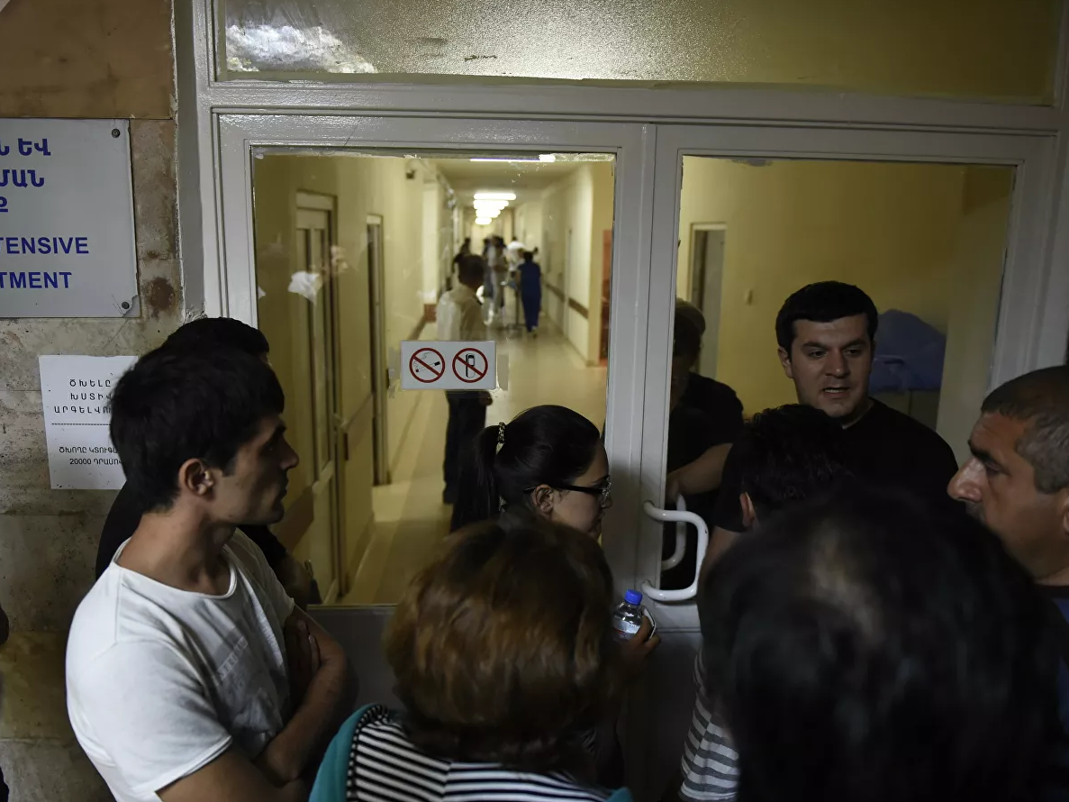 Больницы Армении не справляются с нагрузкой: прекращен плановый прием пациентов