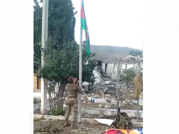 Флаг Азербайджана водружен над Суговушаном (Мадагиз) - ВИДЕО