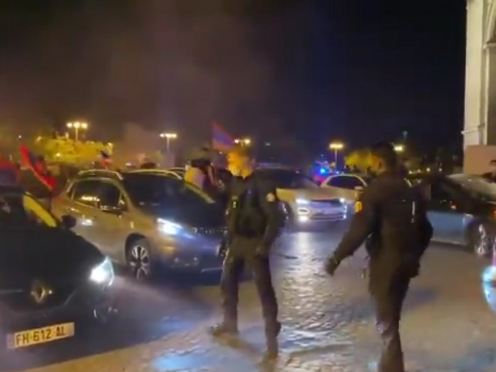 Французские силовики разогнали акцию в поддержку Армении в Париже - ВИДЕО