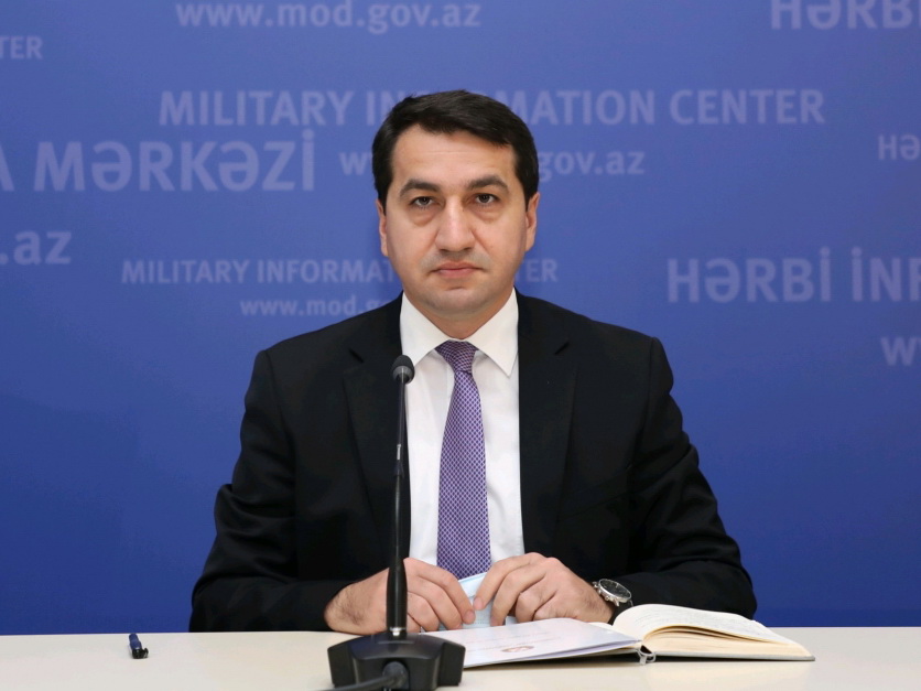 Хикмет Гаджиев: Готовы оказать всю помощь мирным жителям и военнослужащим, желающим перейти на азербайджанскую сторону