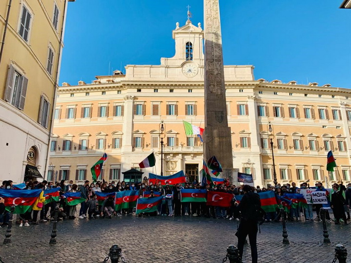 Перед парламентом Италии проведена акция «Остановите агрессию Армении!» - ФОТО