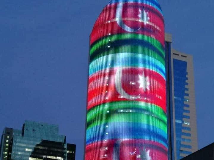 В Казахстане здание «КазМедиа» окрасилось в цвета флага Азербайджана - ФОТО