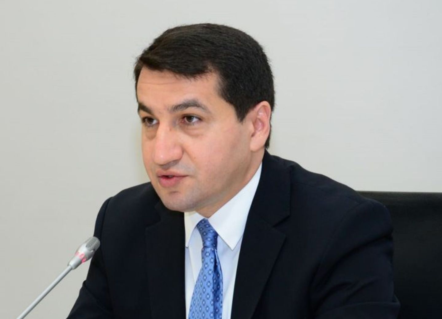 Хикмет Гаджиев в интервью Al Jazeera: «Мы не воюем с гражданским населением, и в этом разница между Арменией и Азербайджаном»