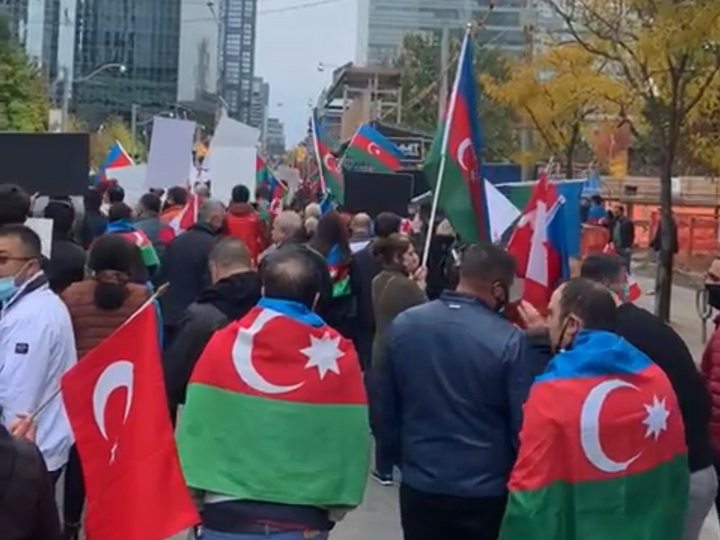 В Торонто протестуют против агрессии Армении - ВИДЕО