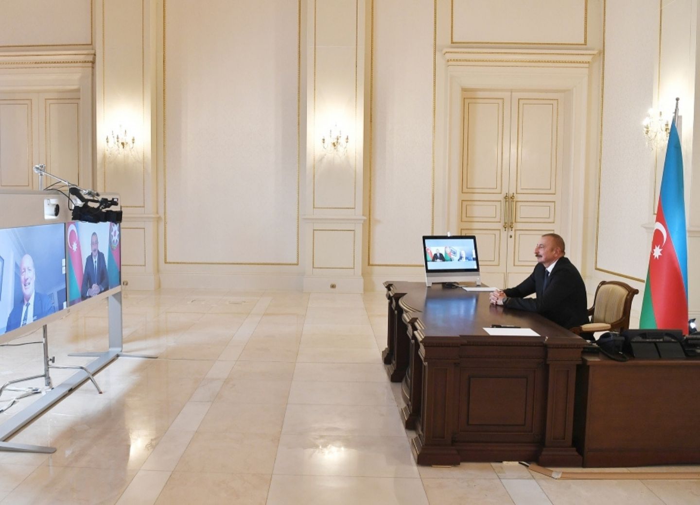 Ильхам Алиев дал интервью французской газете «Figaro» - ФОТО - ВИДЕО