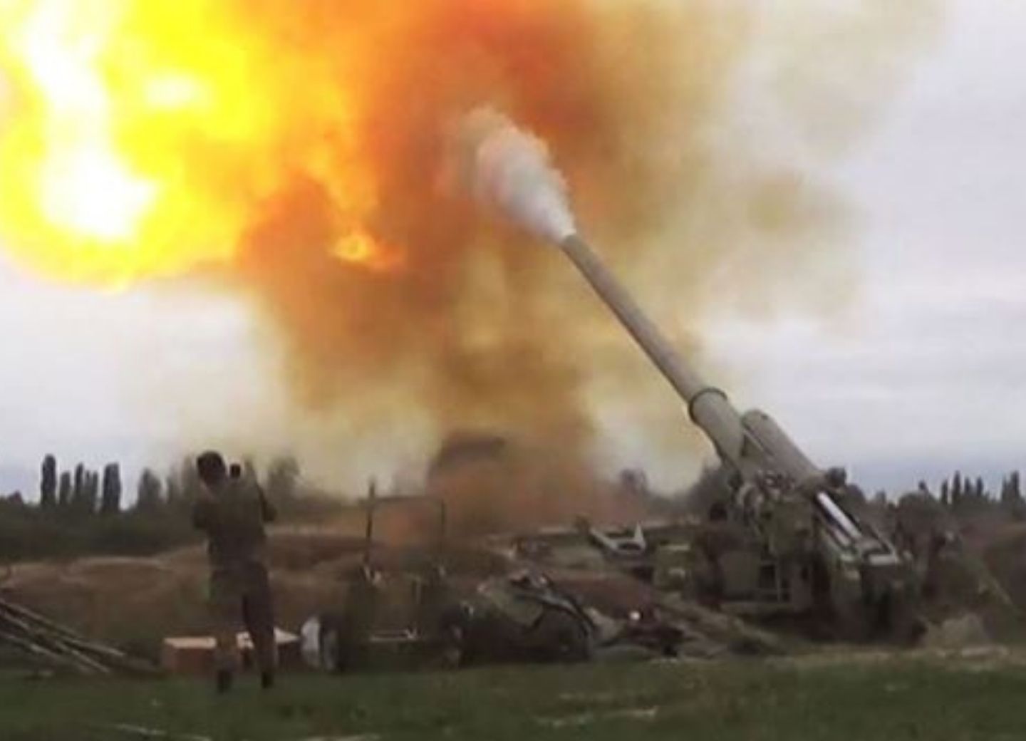 Лачинский и Губадлинский районы подвергаются ракетно-артиллерийскому обстрелу с территории Армении