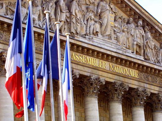 Парламент Франции одобрил в первом чтении законопроект о продлении чрезвычайного положения