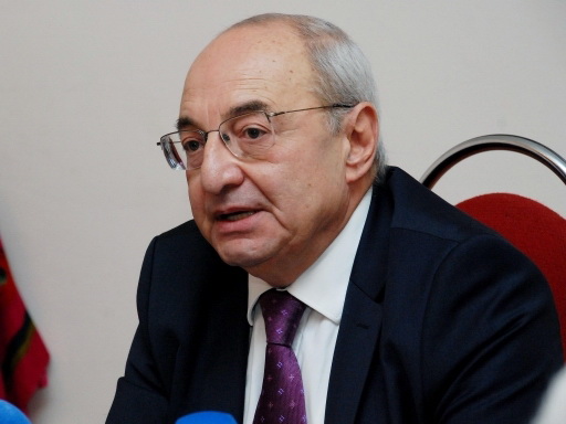 Экс-премьер Армении призвал Пашиняна подать в отставку
