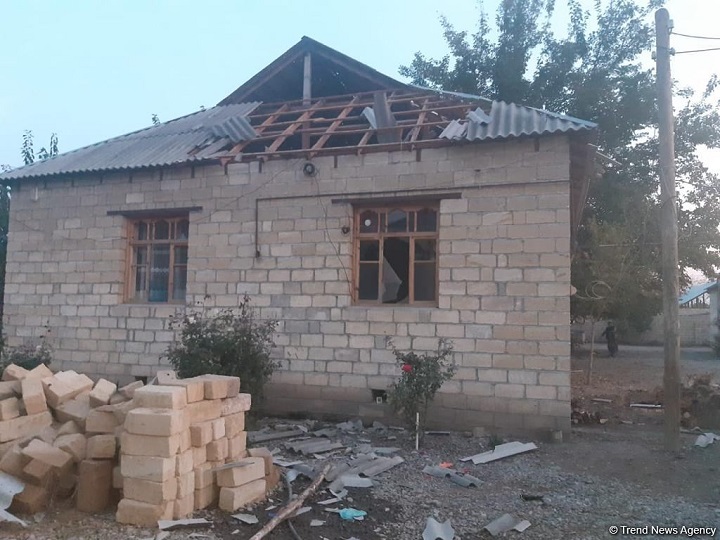 FHN: Ermənistanın ağır artilleriya zərbələri nəticəsində Bərdədə 5 fərdi evə ciddi ziyan dəyib – FOTO  