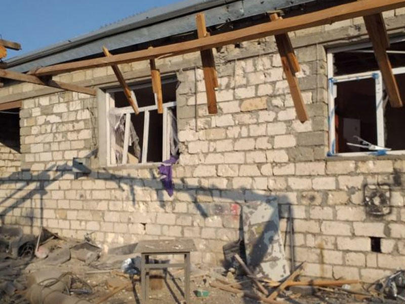 Ermənistan Ağdamı atəşə tutdu, bir ev dağıdıldı - FOTO