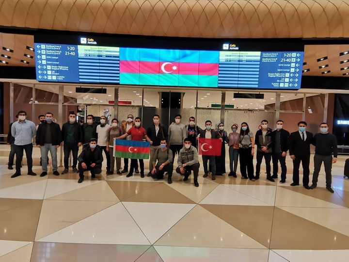Еще 20 азербайджанских врачей из Турции прибыли в Азербайджан для оказания медпомощи военнослужащим - ФОТО