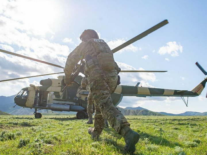 Американский генерал: Азербайджан успешно использовал высокотехнологичное оружие и ударные дроны