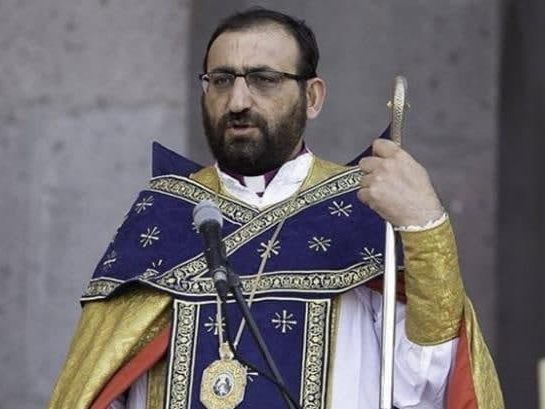 Из-за критики в адрес властей архиепископ Аршак Хачатрян был приглашен в СНБ Армении