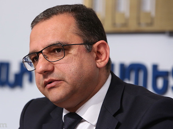 Министр экономики Армении Тигран Хачатрян подал в отставку