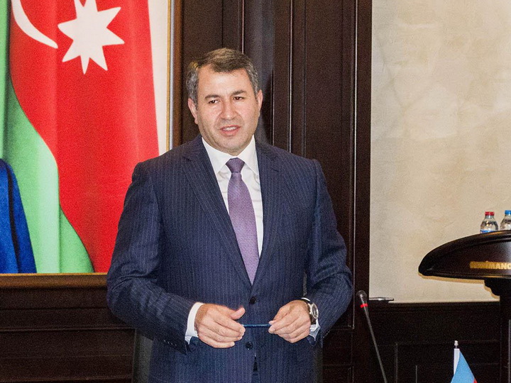 В Баку уволен скандально известный чиновник - ФОТО