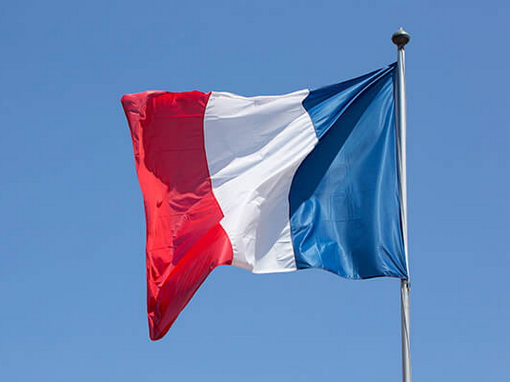 8 французских сенаторов Франции отозвали свои голоса в связи с резолюцией по Карабаху