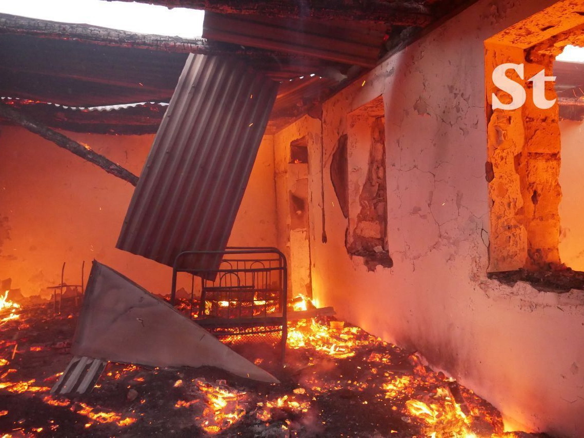 Армяне начали сжигать дома в Лачинском районе - ФОТО