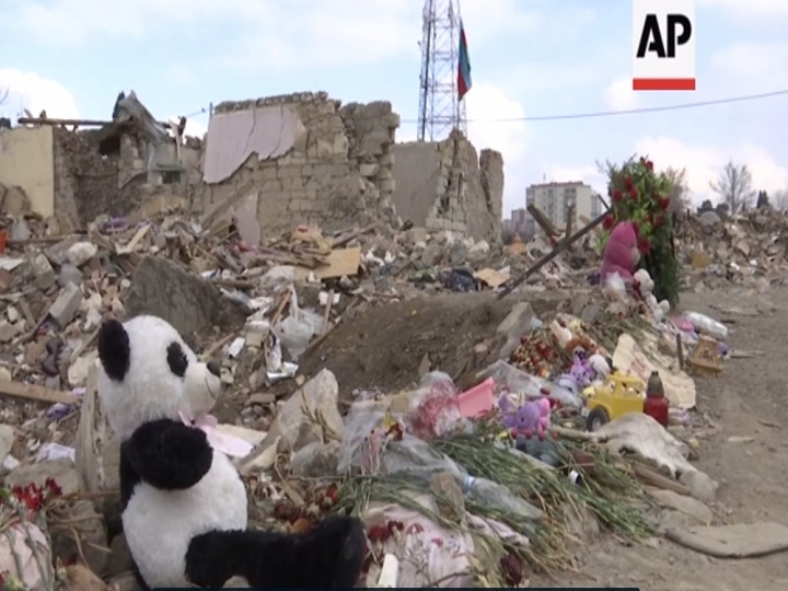 “Associated Press” Ermənistanın Gəncəyə raket hücumunun ağır nəticələri ilə bağlı reportaj yayıb – FOTO
