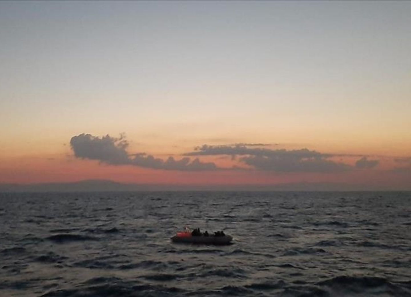 СМИ: Немецкая полиция участвовала в выталкивании лодки с мигрантами в воды Турции