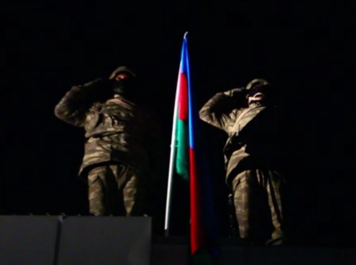 İşğaldan azad olunan Laçın rayonunda Azərbaycan bayrağı qaldırılıb - VİDEO