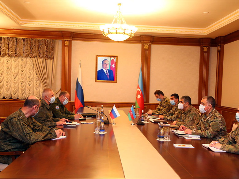 Закир Гасанов встретился с командующим миротворческими силами России в Карабахе