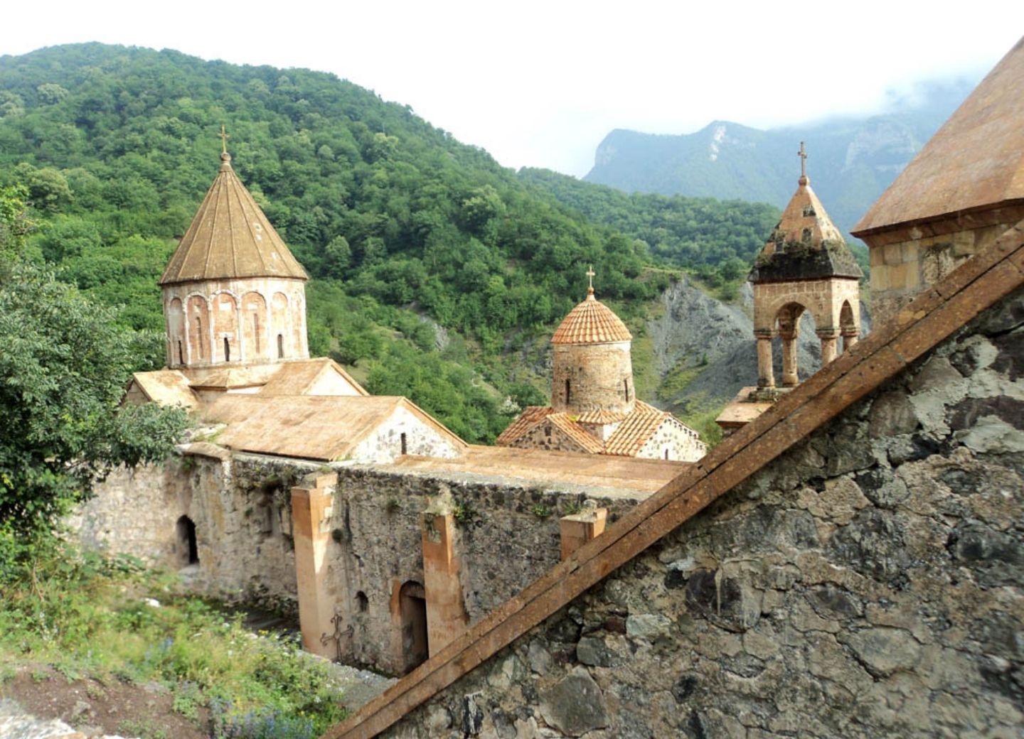 Худавенкский монастырь - жемчужина древней Кавказской Албании - ФОТО