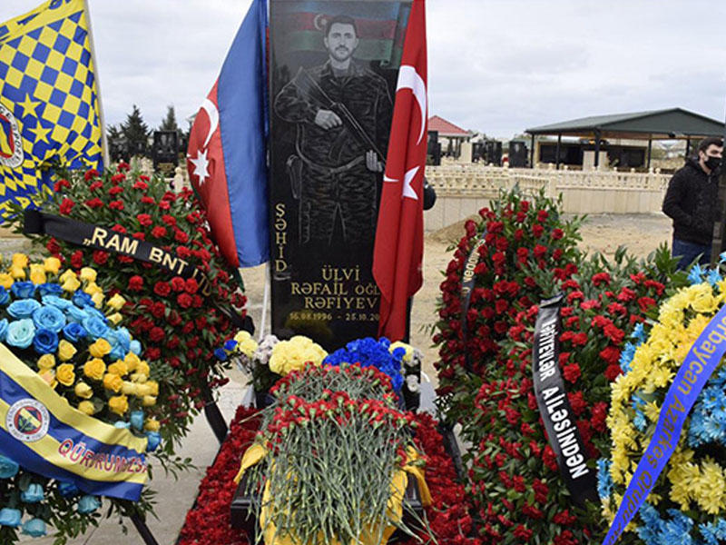 Bir gün əvvəl nişanlısı üçün gül sifariş veribmiş... - VİDEO