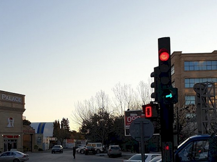 В Баку начался демонтаж этих светофоров