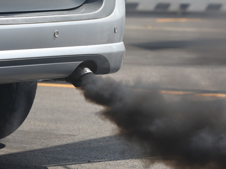Эколог: Загрязнение атмосферы Баку автомобильными выхлопами увеличилось в 2 раза