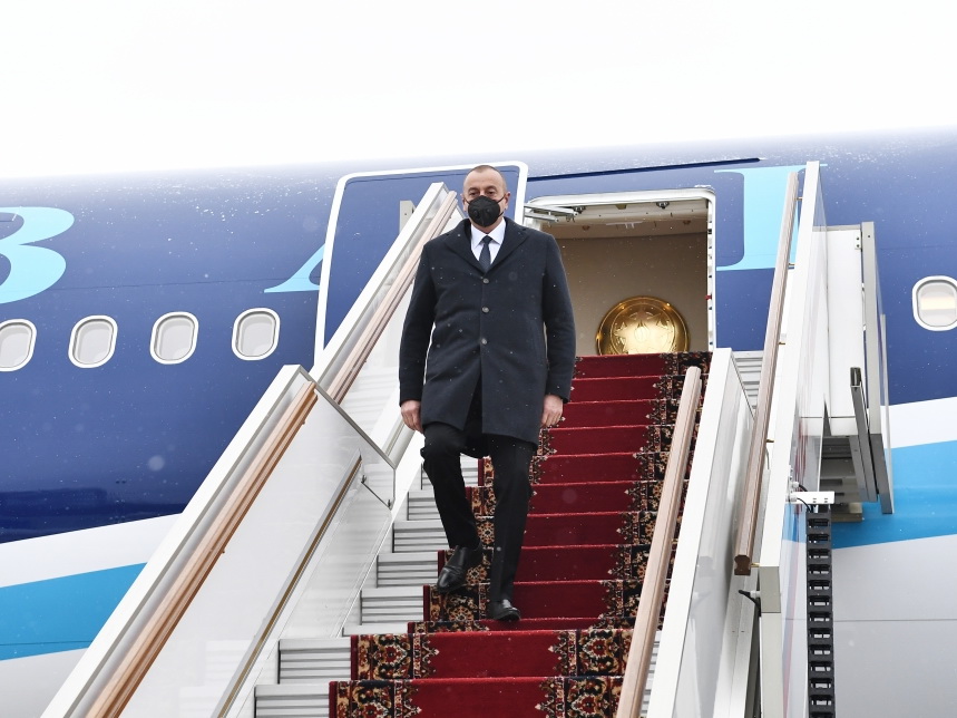 Президент Азербайджана прибыл в Москву - ФОТО - ВИДЕО