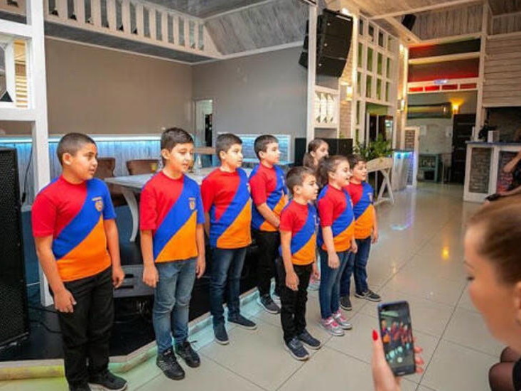 Русских детей воспитывают в духе армянского национализма