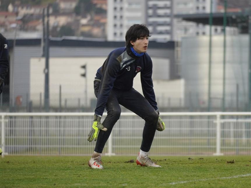 Азербайджанский футболист во Франции. Как 17-летний голкипер дорос до Топ-5