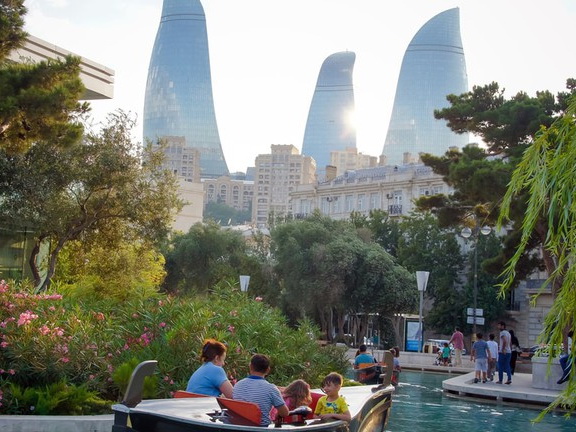 Опрос: Азербайджан – в числе самых счастливых стран мира