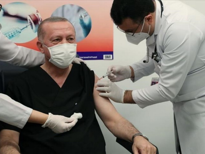 Эрдогану сделали прививку от коронавируса - ВИДЕО